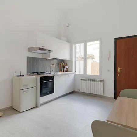 Διαμέρισμα Guesthost - Patio Varesina