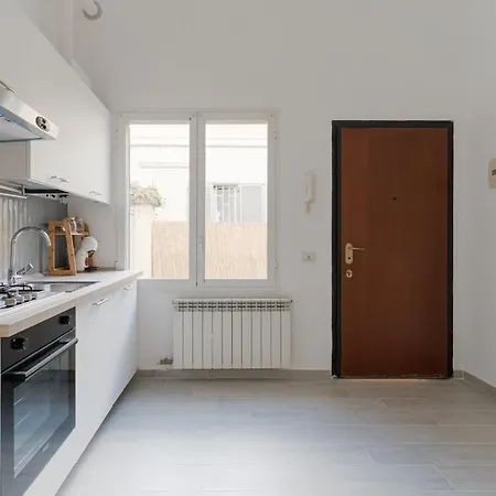 Guesthost - Patio Varesina Διαμέρισμα Μιλάνο